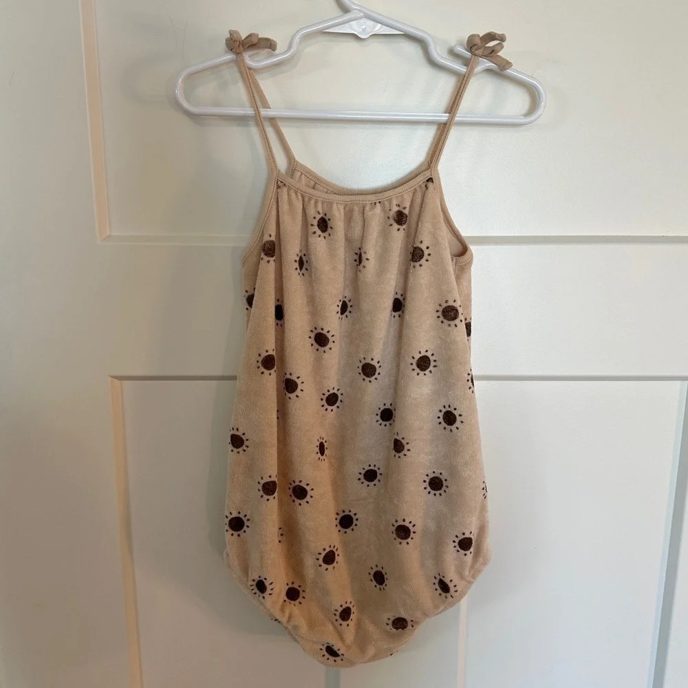 Rylee and Cru Bubble Romper. Toddler Size 2-3T. Excellent condition!